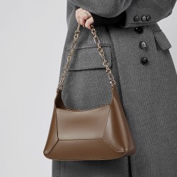 2025 spring and summer new style, fashionable underarm bag, versatile genuine leather, niche, simple crossbody bag, commuter shoulder bag
