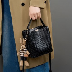 Women's Bucket Bag, 2025 New Style Genuine Leather Women's Bag, Large Capacity, Woven Bag Trendy crossbody handbags