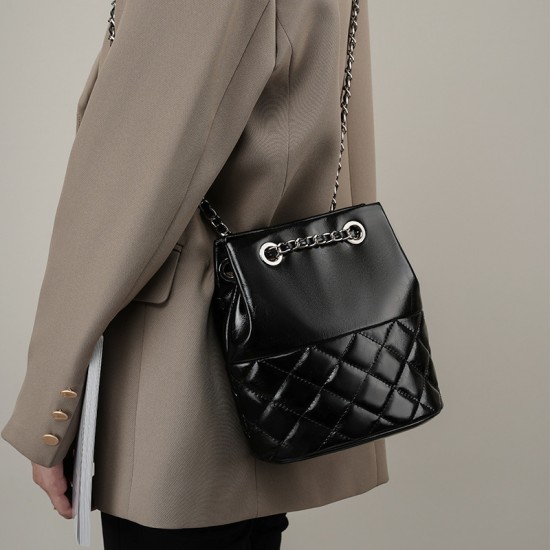 2025 New Spring/Summer French-Style Genuine Leather Women's Crossbody Wedding Bag, Niche Fashion Underarm Bag