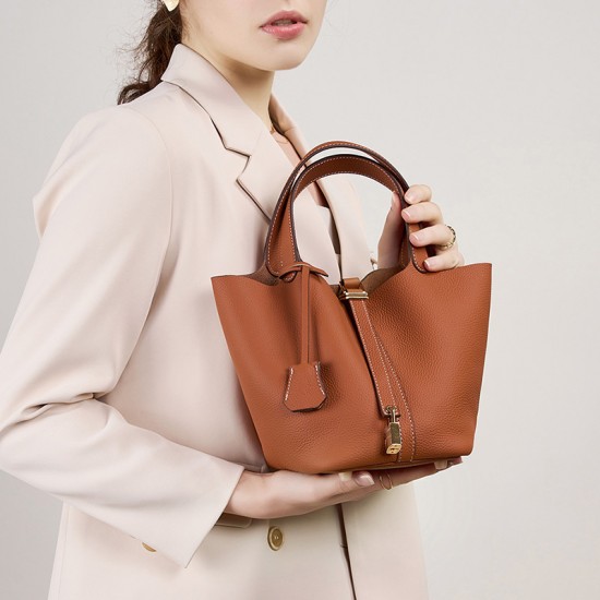 Korean style women's genuine leather, 2025 new models, light luxury, niche, high-end capsule chestnut cowhide bags Korean style women's genuine leather, 2025 new models, light luxury, niche, high-end capsule chestnut cowhide bags