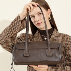 Spring/summer new vegetable-tanned cowhide underarm bag Luxury-style pillow-shaped women's handbag, popular and versatile single-shoulder baguette bag