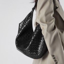 Genuine leather large-capacity women's bags, 2025 new models, stylish and fashionable cowhide woven pattern, women's school commuter bags.