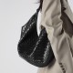 Genuine leather large-capacity women's bags, 2025 new models, stylish and fashionable cowhide woven pattern, women's school commuter bags.