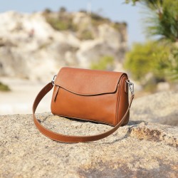 Women's bags, 2025 new spring and summer versatile, high-end, large-capacity genuine leather women's crossbody bag, single-shoulder pillow bag