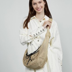 New runway woven women's bag, stylish and versatile, contrasting color, fishing net and horn net bag