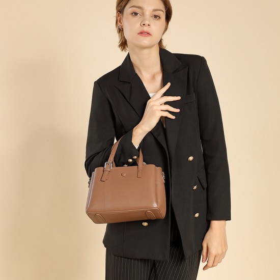 New, stylish top-grain cowhide handbags for foreign trade. Practical, multi-compartment, genuine leather shoulder and crossbody women's bag for commuting.