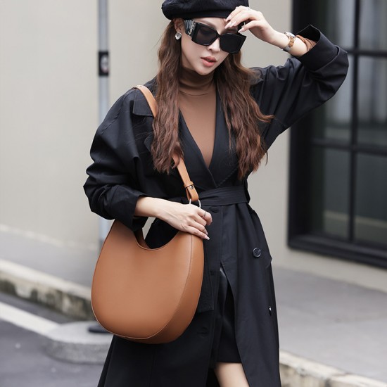 2025 new niche design, special-shaped crescent bag, half-circle bag. Women's shoulder bag, genuine leather crossbody tote bag 2025 new niche design, special-shaped crescent bag, half-circle bag. Women's shoulder bag, genuine leather crossbody tote bag