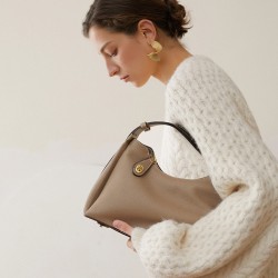 Premium genuine leather women's bag, new 2025 new crossbody shoulder bag, fashionable and stylish underarm bag.