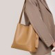 Large bags, spring and summer 2025 new models, versatile genuine leather single-shoulder large-capacity commuter bucket bags.