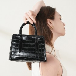 2025 new fashionable genuine leather handbag, small square bag, French-style, simple, niche popular shoulder and crossbody bag.