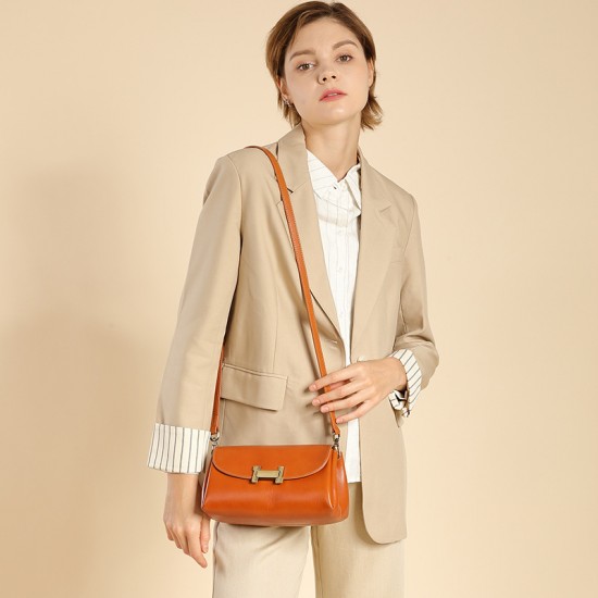 Luxury Small Women's Bag 2025 New Versatile Small Square Bag Retro Cowhide Commuter Single Shoulder Crossbody Bag