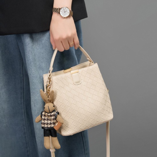 Women's Bucket Bag, 2025 New Style Genuine Leather Women's Bag, Large Capacity, Woven Bag Trendy crossbody handbags Women's Bucket Bag, 2025 New Style Genuine Leather Women's Bag, Large Capacity, Woven Bag Trendy crossbody handbags