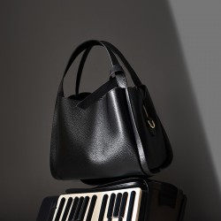 2025 New Style Genuine Leather Handbag, A Stylish Mother's Shopping Basket, Cowhide Bucket Bag