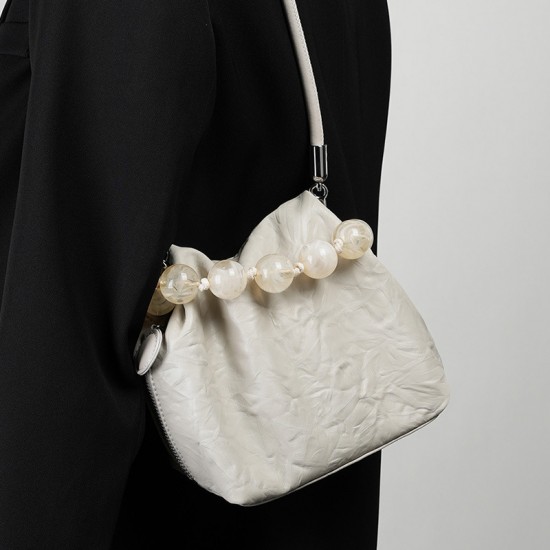 New Chinese-style beaded bag, a unique niche top-grain cowhide bag, a women's hand-scratched lunch box bag, a beaded handbag and crossbody bag.