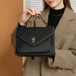 2025 French-style underarm bags, 2022. 5 new waxed cowhide shoulder bags, niche design, high-end retro crossbody bags