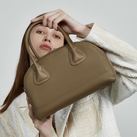 Nice, niche, bowling bags for women, 2025 summer new women's bags, simple single-shoulder bags for casual commuting, crossbody bags. Nice, niche, bowling bags for women, 2025 summer new women's bags, simple single-shoulder bags for casual commuting, crossbody bags.