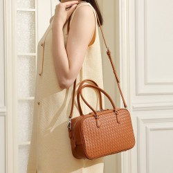 2025 new style genuine leather saddle bag, fashionable and versatile small handbag, crossbody bag