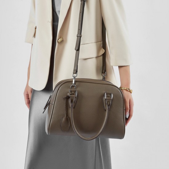 New top-grain cowhide minimalist Boston bowling ball, high-end leather women's bags, large-capacity handbags, pillow bags. New top-grain cowhide minimalist Boston bowling ball, high-end leather women's bags, large-capacity handbags, pillow bags.