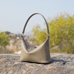 2025 top-grain vegetable-tanned cowhide vintage underarm classic Hobo bags, versatile spring and summer single-shoulder crossbody bags
