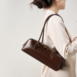 2025 new models, Korean women's bags. Niche design, large-capacity cowhide underarm shoulder bag, long red baguette bag for women