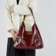 Top-grain cowhide underarm bag, hobo bag, high-end, used, large-capacity tote bag. Top-grain cowhide underarm bag, hobo bag, high-end, used, large-capacity tote bag.