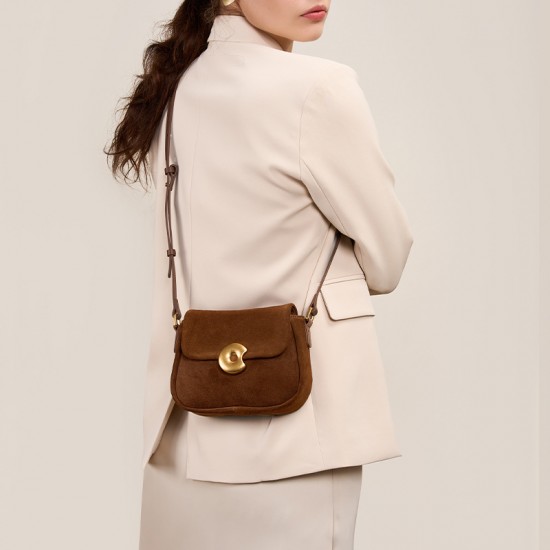 Yan Xiaofang women's bags, 2025 spring/summer new niche design, French retro textured frosted velvet commuter bag Yan Xiaofang women's bags, 2025 spring/summer new niche design, French retro textured frosted velvet commuter bag