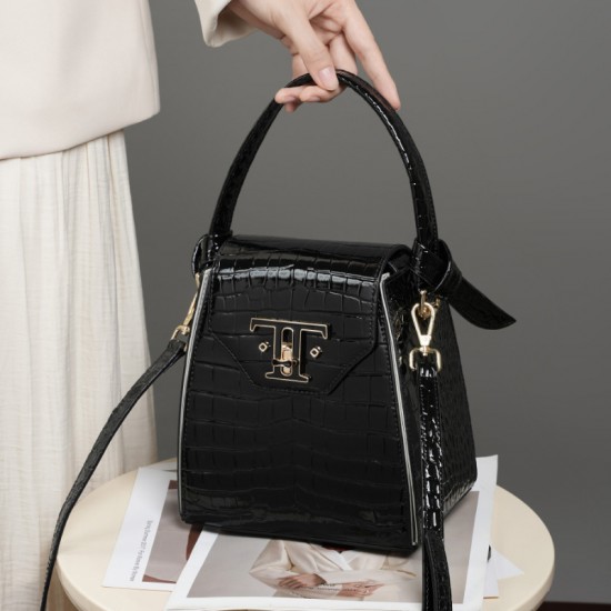 2025 autumn new style genuine leather niche design cigarette case bag, light luxury high-end crocodile pattern handbag, crossbody box bag