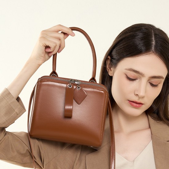 2025 new style versatile cowhide handbags, this year's popular, high-quality, French-style niche shoulder and crossbody bags.