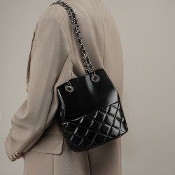 2025 New Spring/Summer French-Style Genuine Leather Women's Crossbody Wedding Bag, Niche Fashion Underarm Bag