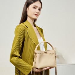 2025 new style women's tote bag, luxurious genuine leather, large capacity, niche summer commuter shoulder bag, trendy bags