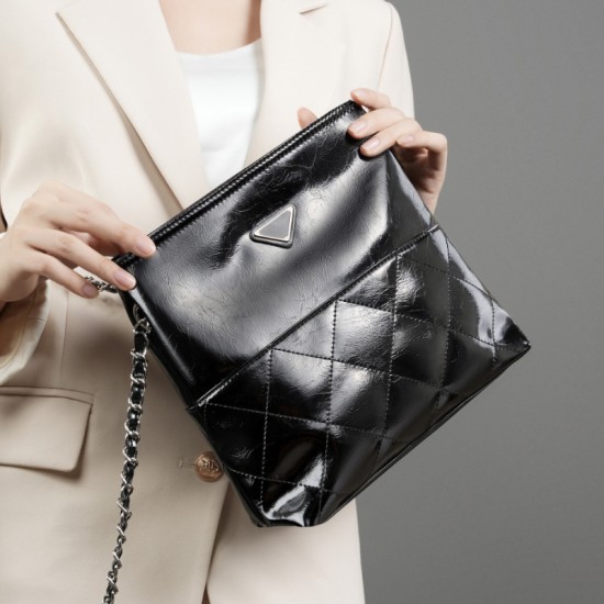 2025 new top-grain cowhide versatile small square bag, fashionable commuter shoulder and crossbody bag, trendy, popular for foreign trade, triangle logo 2025 new top-grain cowhide versatile small square bag, fashionable commuter shoulder and crossbody bag, trendy, popular for foreign trade, triangle logo
