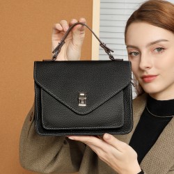 2025 French-style underarm bags, 2022. 5 new waxed cowhide shoulder bags, niche design, high-end retro crossbody bags