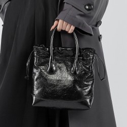 Song niche top-grain cowhide vintage drawstring handbag, single-shoulder/crossbody bucket bag, pleated genuine leather women's bag.