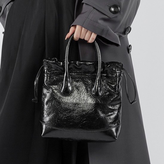 Song niche top-grain cowhide vintage drawstring handbag, single-shoulder/crossbody bucket bag, pleated genuine leather women's bag. Song niche top-grain cowhide vintage drawstring handbag, single-shoulder/crossbody bucket bag, pleated genuine leather women's bag.