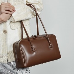 New top-grain cowhide large-capacity laptop bag, backpack, casual school bag, travel bag, and commuter bag.