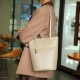 Top-grain cowhide croissant bag, genuine leather horn bag, niche design, Korean saddle bag, fashionable and versatile shoulder and crossbody bag