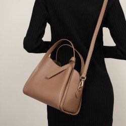 2025 New Style Genuine Leather Handbag, A Stylish Mother's Shopping Basket, Cowhide Bucket Bag