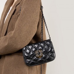Luxury Small Bag, 2025 New Trendy and Stylish Niche Crossbody Bag, Diamond-Patterned Chain Retro Small Square Bag