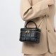 Leather Chanel-style box bag, 2025 new, high-quality chain-linked small shoulder and crossbody bags, super popular women's bags.