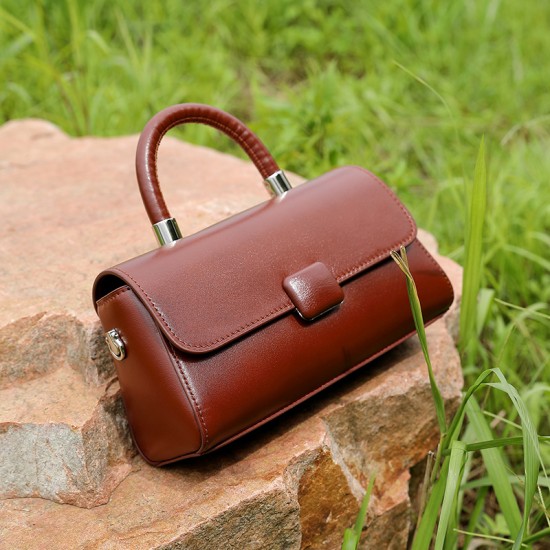 2025 new style genuine leather handbags, light luxury, niche, high-end single-shoulder crossbody bags Small, lightweight and versatile shoulder bag