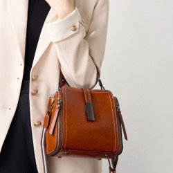 Classic silver genuine leather Chanel-style diamond chain bucket bag, 2025 new luxury niche shoulder and crossbody bag