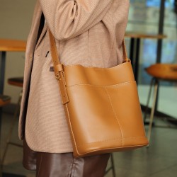 2025 new style genuine leather women's bag, large capacity, fashionable and versatile, underarm crossbody bag for women