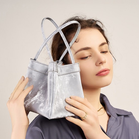 Yanshui bucket bag, new Chinese-style brocade bag, niche satin cowhide small square bag, shoulder and crossbody wing bag Yanshui bucket bag, new Chinese-style brocade bag, niche satin cowhide small square bag, shoulder and crossbody wing bag