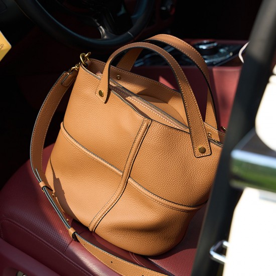 24 Early Autumn niche, versatile, new top-grain cowhide commuter large-capacity bucket bag, elegant shoulder bag, crossbody bag 24 Early Autumn niche, versatile, new top-grain cowhide commuter large-capacity bucket bag, elegant shoulder bag, crossbody bag