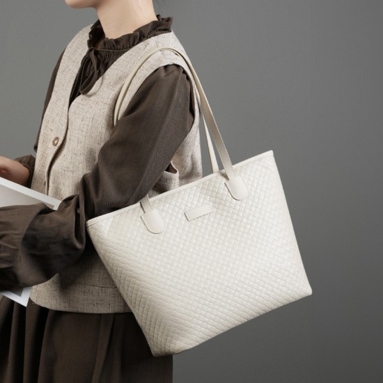 2025 Spring/Summer New Style Women's Handbags, Fashionable Large-Capacity Simple Cowhide Single-Shoulder Handbags 2025 Spring/Summer New Style Women's Handbags, Fashionable Large-Capacity Simple Cowhide Single-Shoulder Handbags