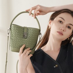 Women's top-grain sheepskin woven bucket bag, 2025 new style handbag and crossbody bag, premium commuter shoulder bag