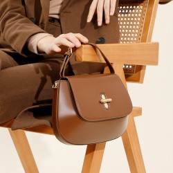 Top-grain cowhide, niche designs, high-quality crossbody crescent bags for women, 2025 new models, genuine leather underarm saddle bags
