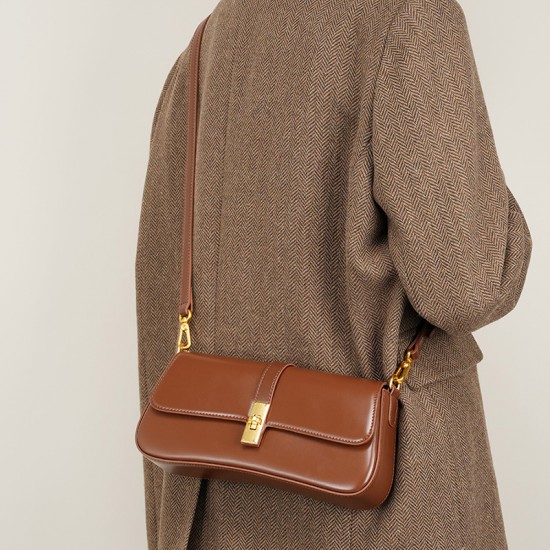 High-quality cowhide, niche baguette bags, luxury feel, crossbody bags, 2025 new versatile shoulder and crossbody bags. High-quality cowhide, niche baguette bags, luxury feel, crossbody bags, 2025 new versatile shoulder and crossbody bags.