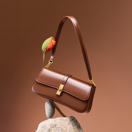 High-quality cowhide, niche baguette bags, luxury feel, crossbody bags, 2025 new versatile shoulder and crossbody bags. High-quality cowhide, niche baguette bags, luxury feel, crossbody bags, 2025 new versatile shoulder and crossbody bags.