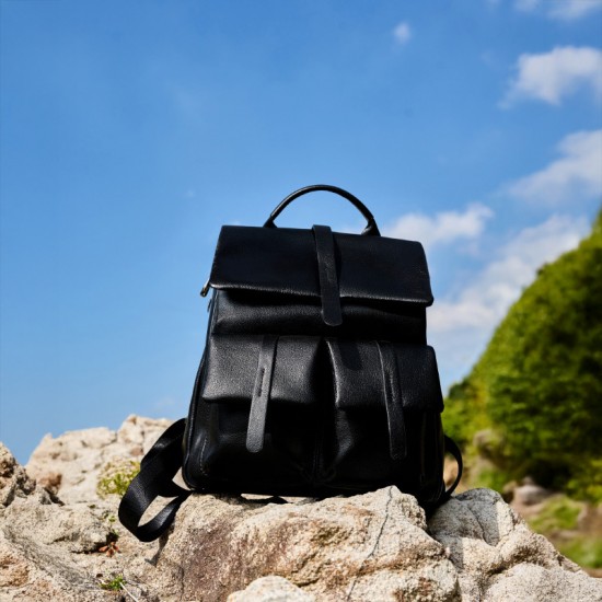 2025 new stylish large-capacity, multifunctional genuine leather backpacks. Women's travel backpacks
